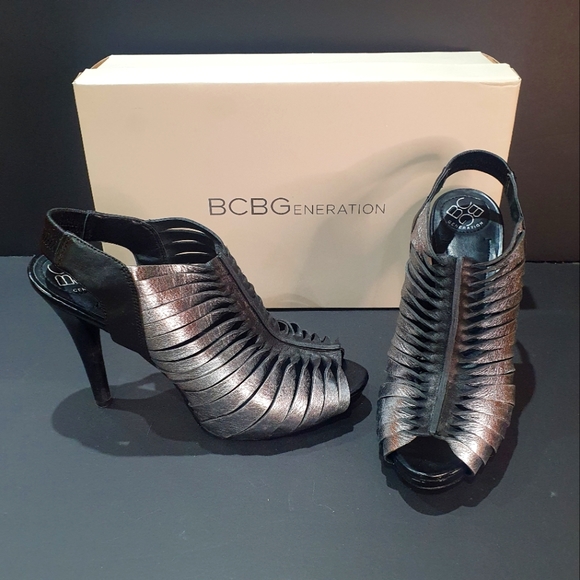 BCBG Metallic Silver and Black heels - Picture 2 of 8